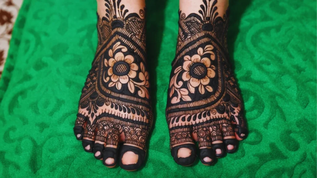 pakistani mehndi designs for foot