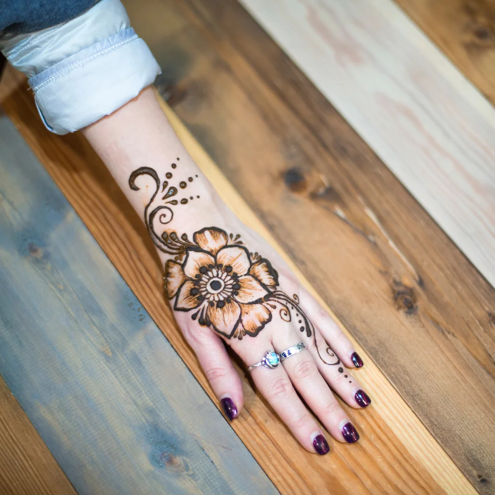 back hand henna design