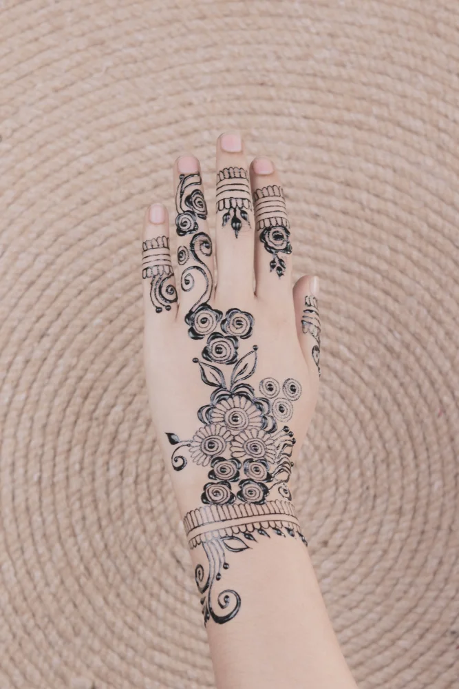easy henna for back hand